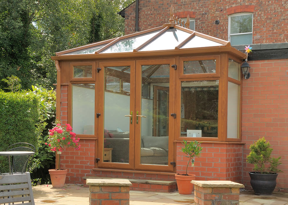 https://stedek.icaal.dev/wp-content/uploads/2018/04/Oak-effect-edwardian-conservatory.jpg