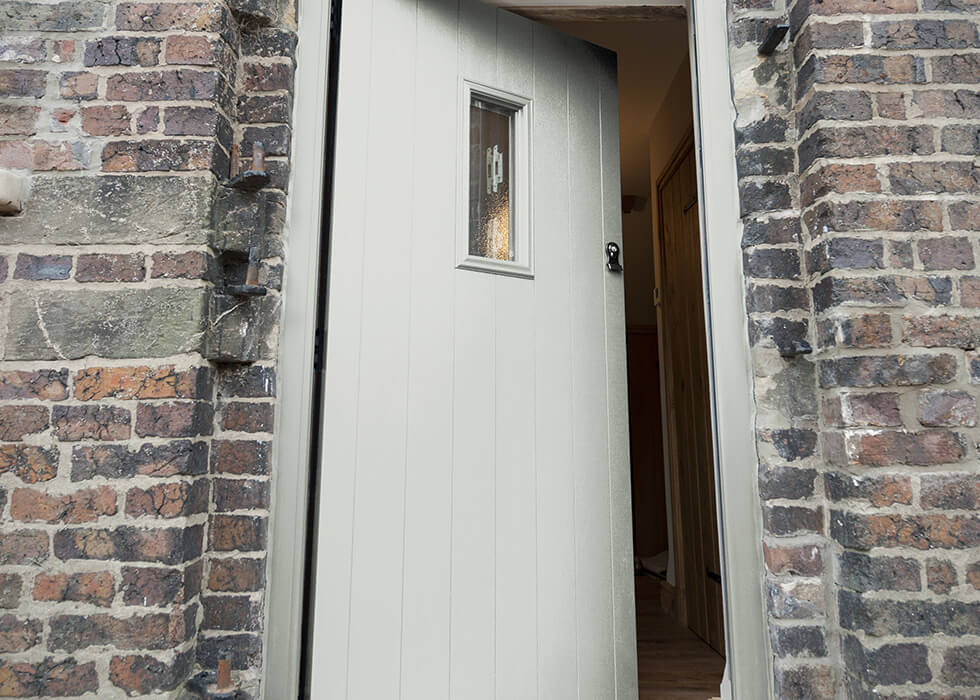 https://stedek.icaal.dev/wp-content/uploads/2018/04/Painswick-solidor-composite-door.jpg