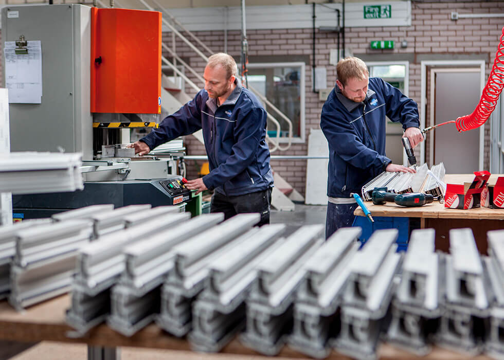 https://stedek.icaal.dev/wp-content/uploads/2018/06/Stedek-manufacturing-team.jpg