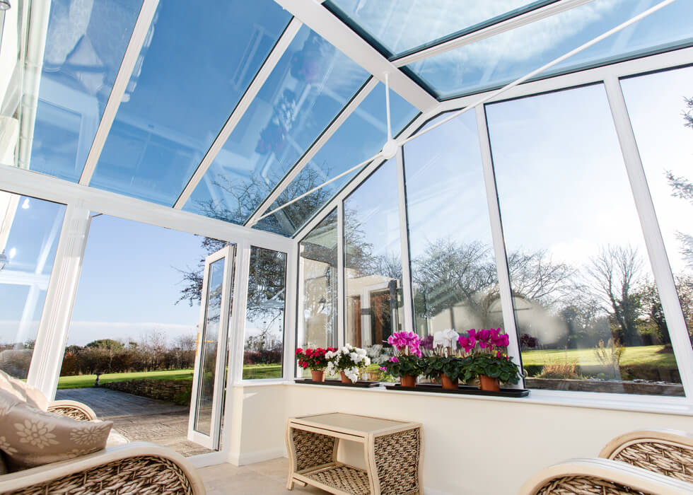 https://stedek.icaal.dev/wp-content/uploads/2018/06/Swish-Gable-conservatory-interior-view.jpg